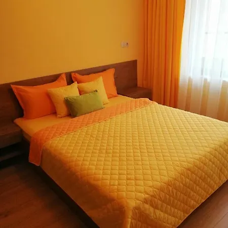 Sunny Apartment *