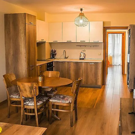 Sunny Apartment *